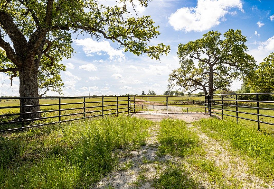 Highway 79 Us #79, Franklin, TX 77856 | MLS #25000242 | Zillow