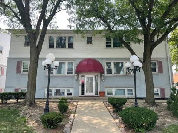 9501 Kelvin Ln APT 2446, Schiller Park, IL 60176