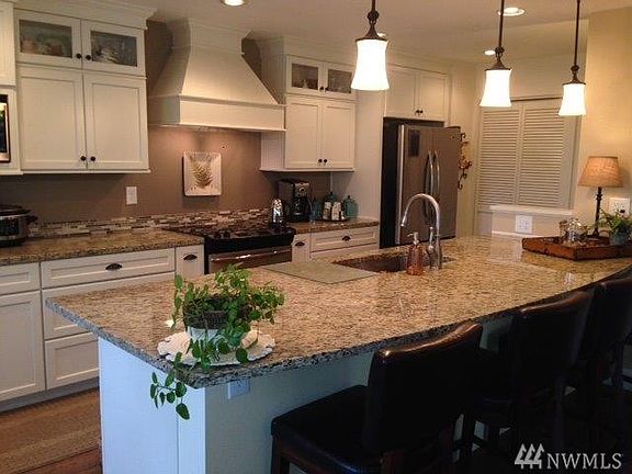 2nd image of 2601 S Cedar St #401