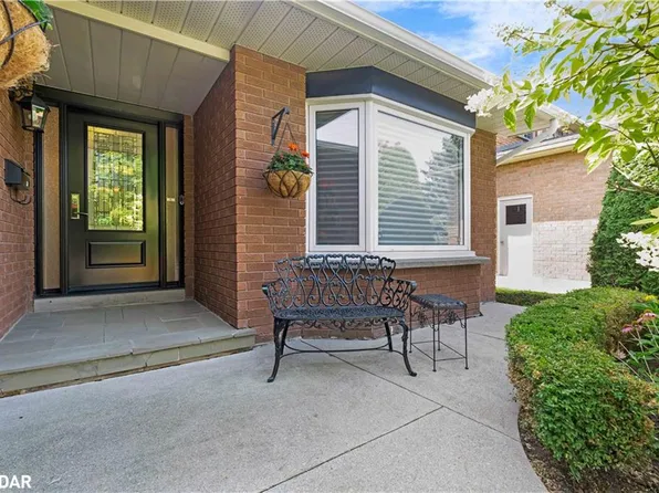 1202 Monks Pass, Oakville, ON L6M 1M2