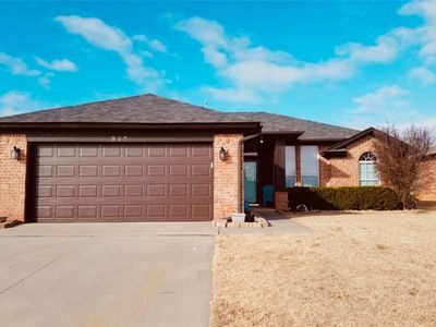 517 Hedgewood Dr, Moore, OK, 73160