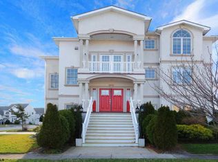 10 Hart Ln, Ventnor, NJ 08406