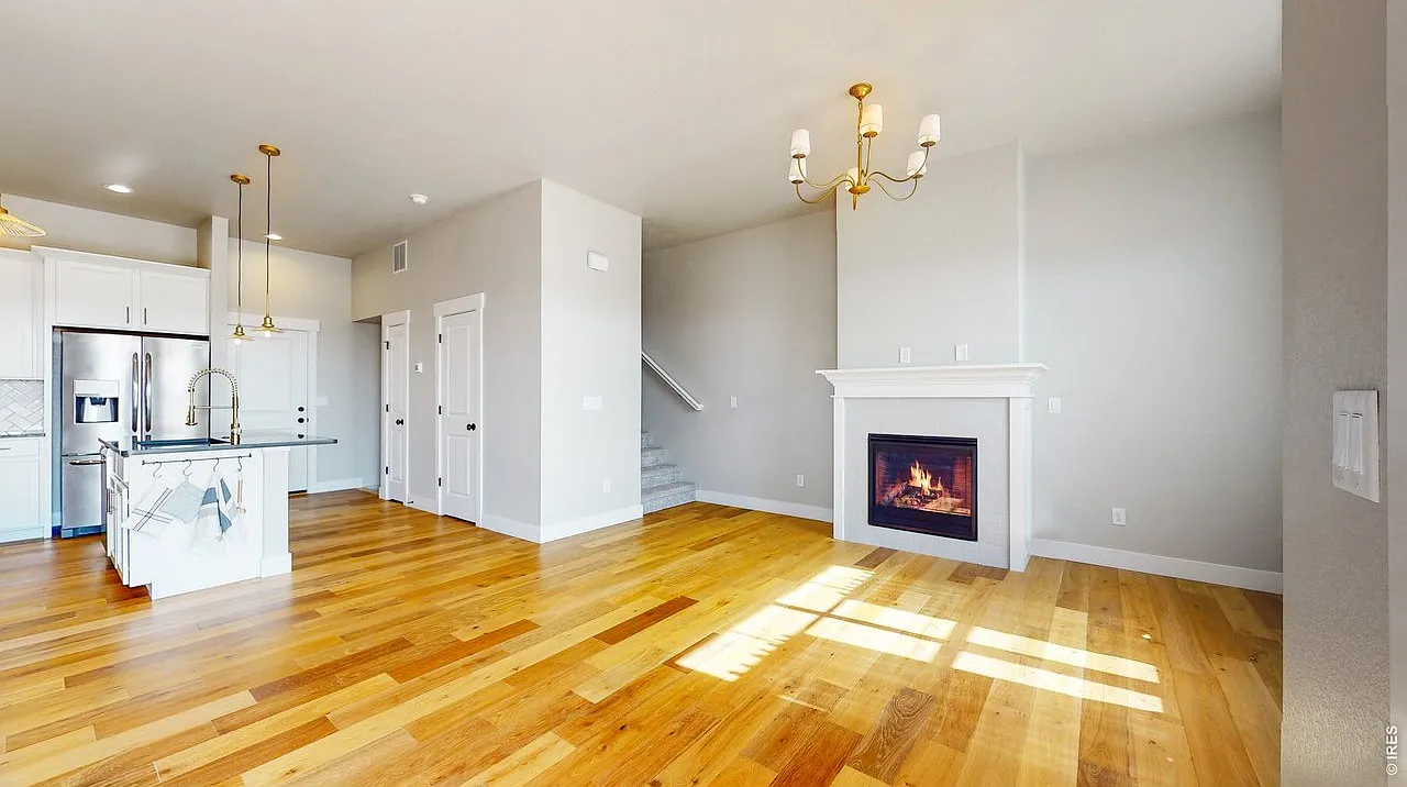 3 bed, 3.5 bath, 2003 sqft, $2,750 — Photo 1