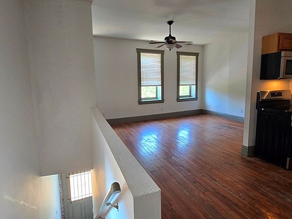 3rd image of 3004-3008 S Jefferson Ave #A