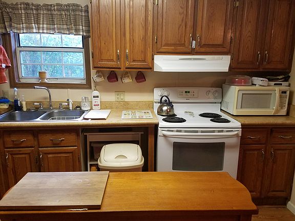 5th image of 92 Scout Ln