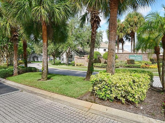 2nd image of 14638 Laguna Beach Cir