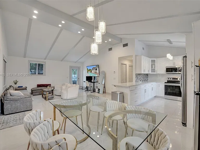 4541 SW 26th Ter — Photo 26