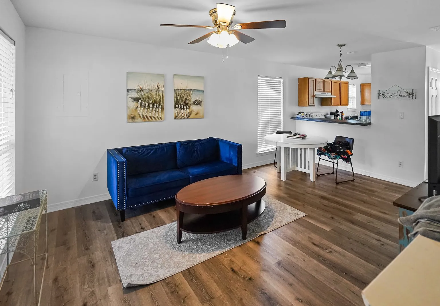 2 bed, 1.5 bath, 1097 sqft, $2,000 — Photo 2