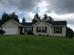 3 Chelsea Ln, Grantville, GA 30220