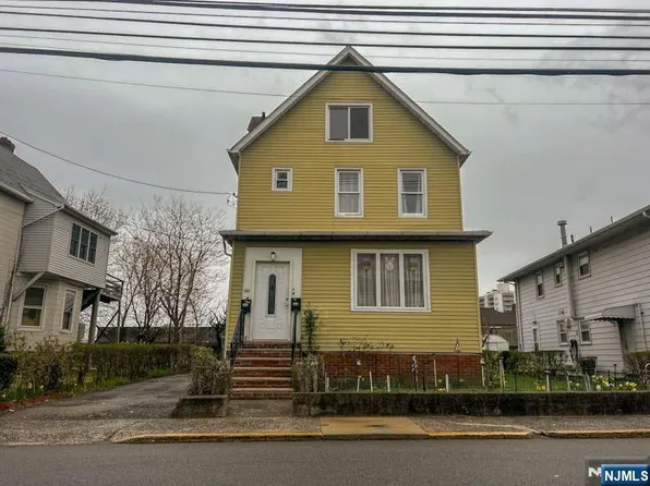 1612 Anderson Ave, Fort Lee, NJ 07024