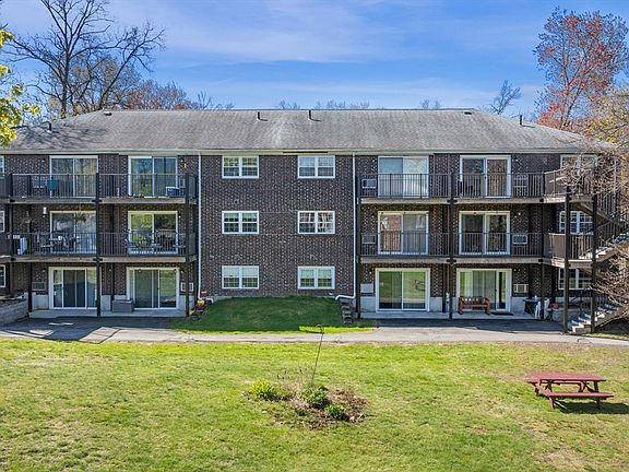 4th image of 103 Farrwood Ave APT 3