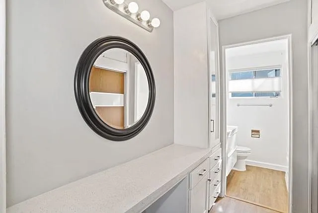 Studio-Closet/dressing area