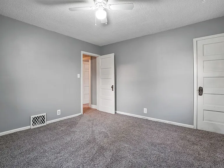 112 Linden Ave — Photo 15