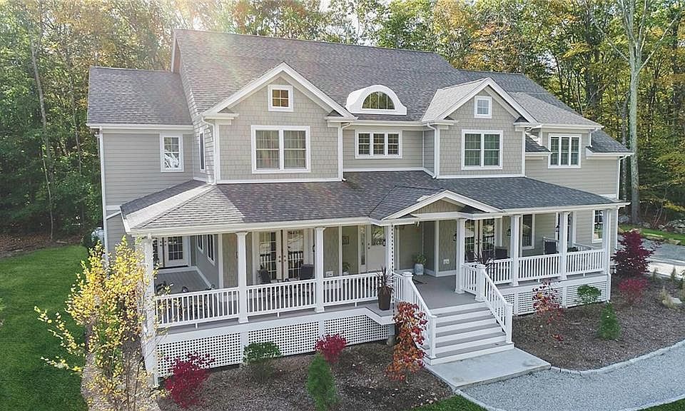 1st image of 15 Oakbrook Ct
