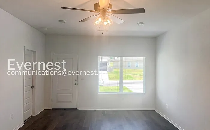 6673 Hollywood Ave — Photo 5