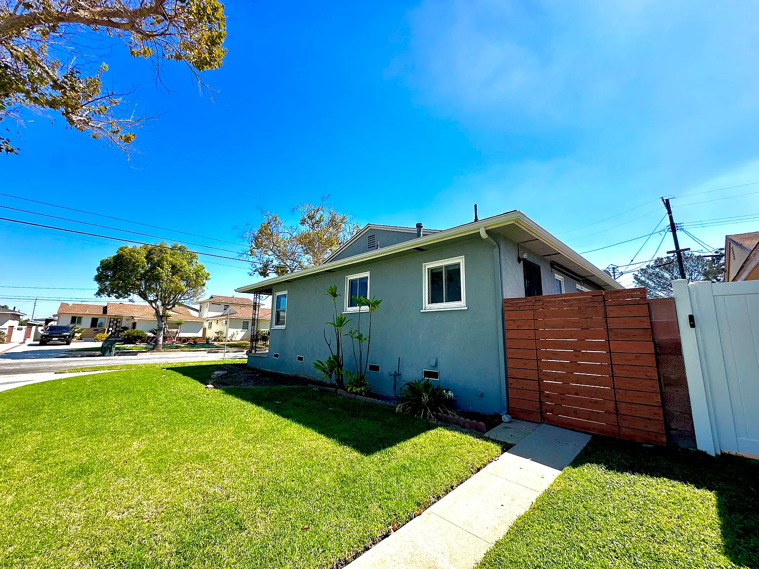 3 bed, 1198 sqft, $4,000 — Photo 2