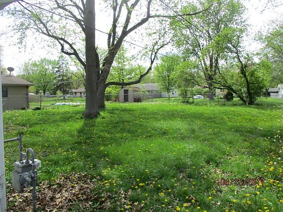 2nd image of 4201 Wedgewood Dr