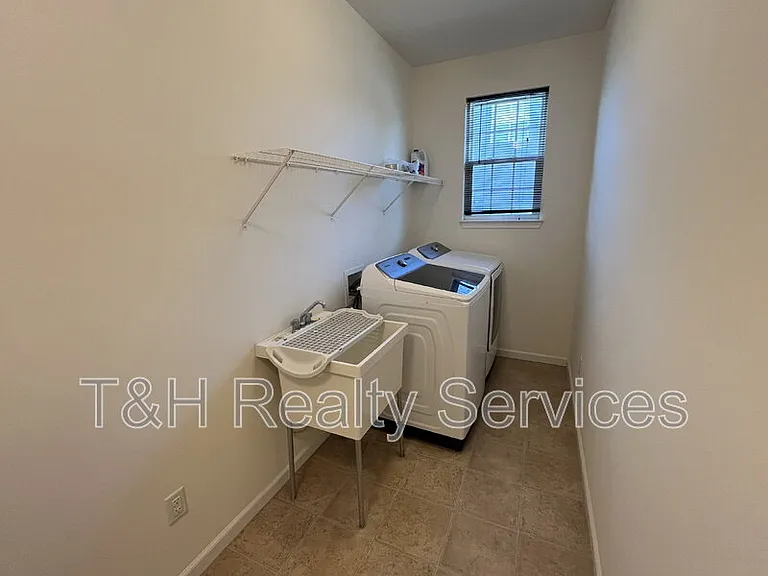 11423 Mears Dr — Photo 23