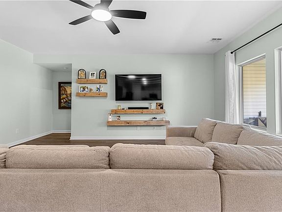 5th image of 16843 Highland Heights Dr