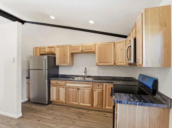 957 Beta Dr, Neenah, WI