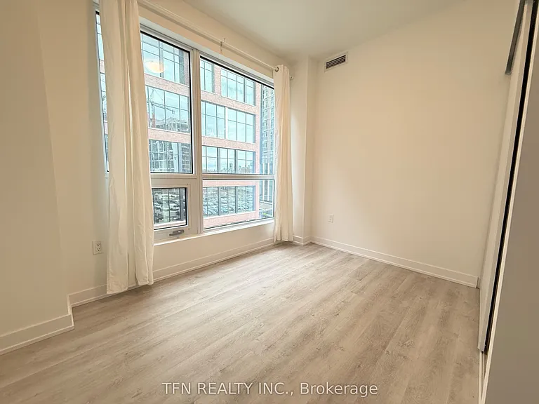 15 Richardson St #432 — Photo 6