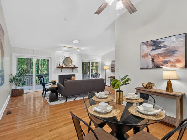 614 Hatch Rd, Chapel Hill, NC 27516