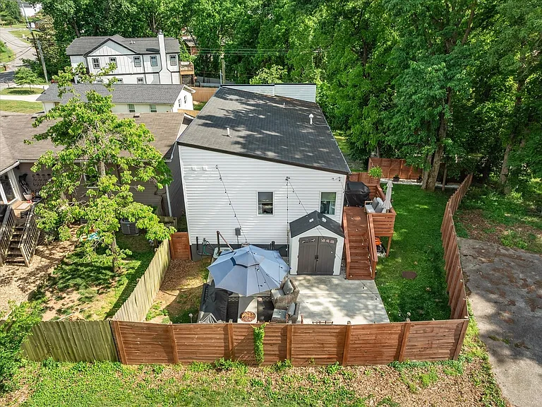 308 Sunliner Dr — Photo 34