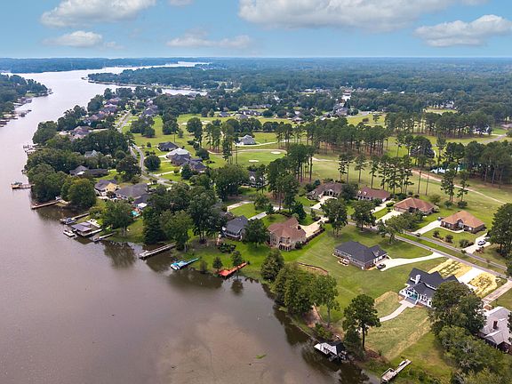 3rd image of 237 Plantation Dr