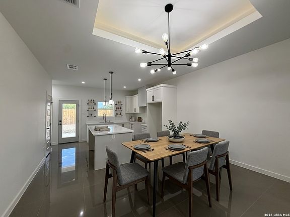 3rd image of 6931 Molinos Dr