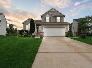 964 Callaway Ct, Howell, MI 48843