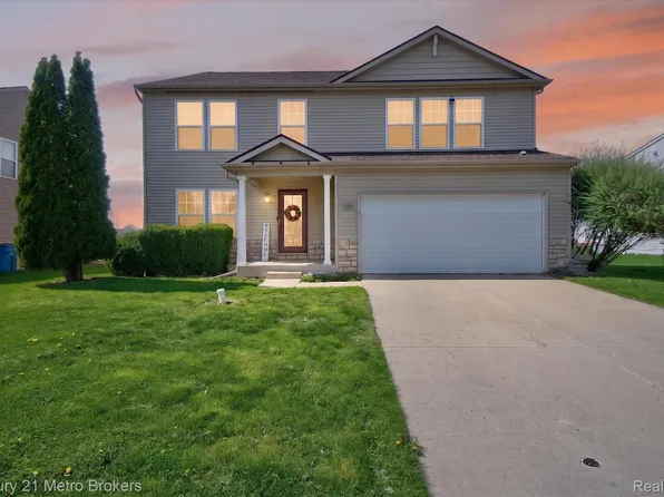 3324 Pine Run Dr, Swartz Creek, MI 48473