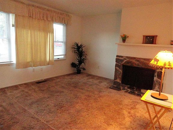 5th image of 2171 W Amity Ln