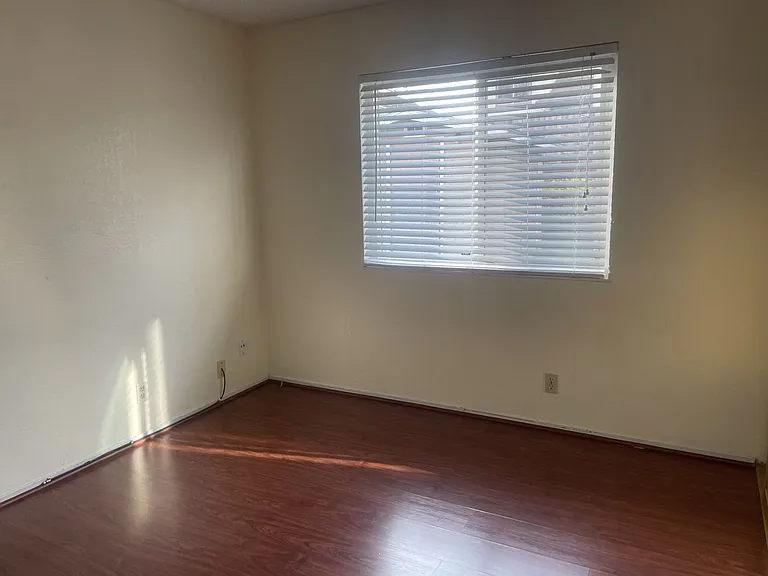 125 Serpentine Dr — Photo 8