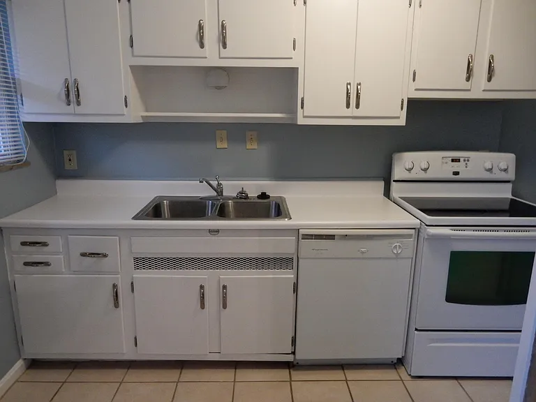 2125 Ridgeview Rd — Photo 2