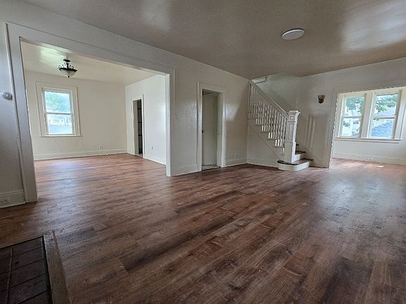 2nd image of 209 Belleview Ter