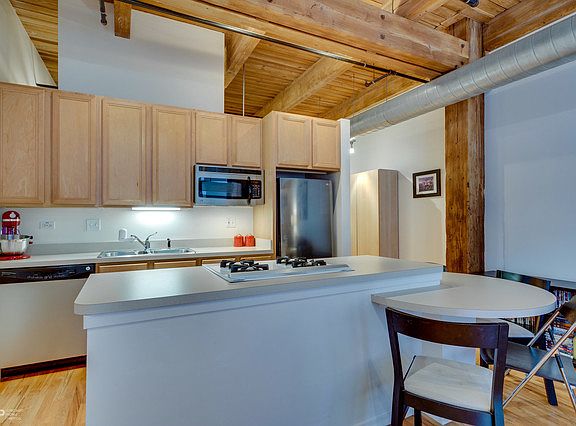 5th image of 625 W Jackson Blvd APT 410