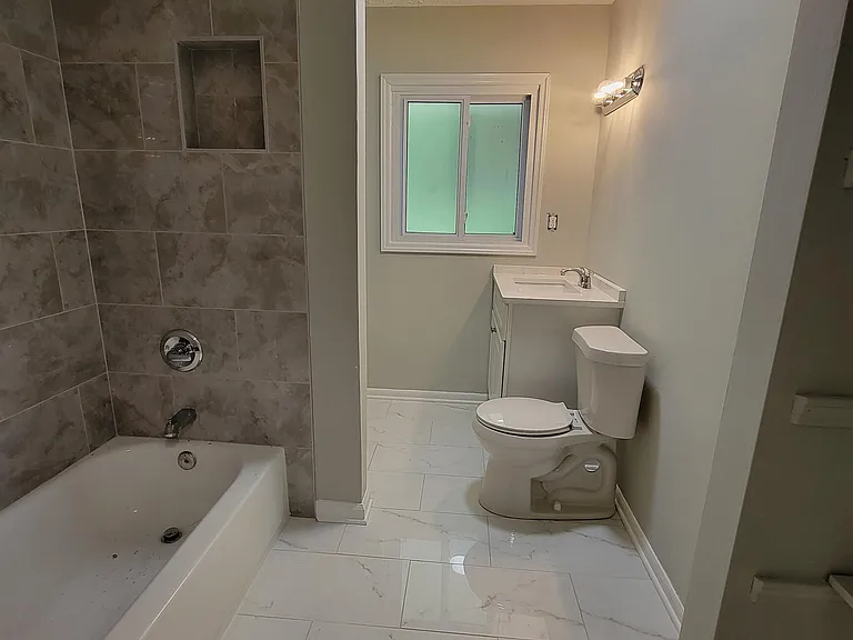 6628 Stark Ct — Photo 5