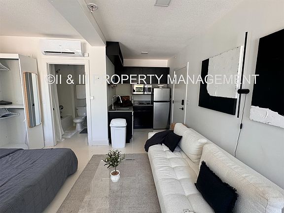 4th image of 2950 Summit St #11259216