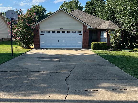 3rd image of 2106 Wingate Dr