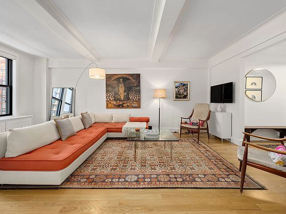 2nd image of 308 E 79th St APT 14B