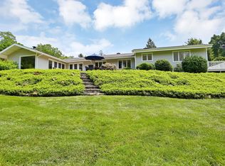 7 Montgomery Ln, Greenwich, CT 06830