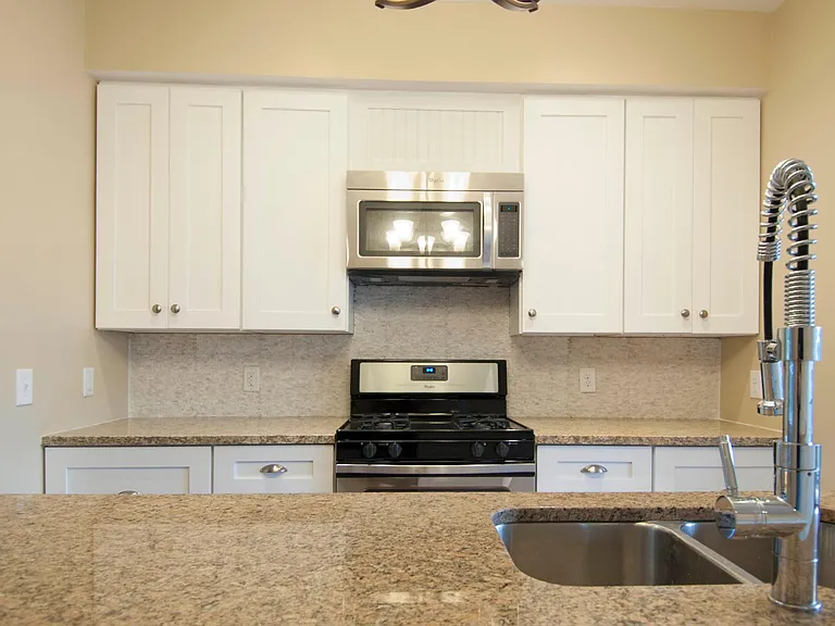 6 Rockledge St #B — Photo 2