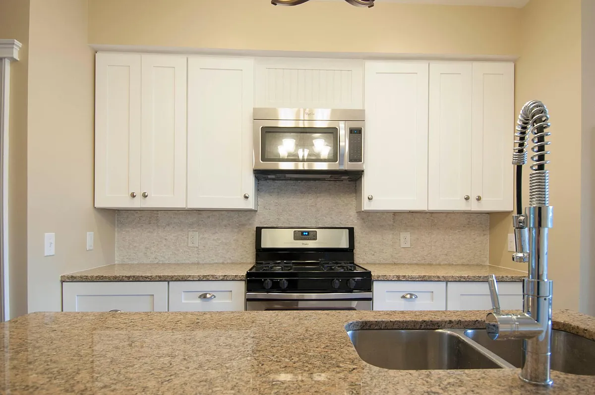 Building Photo - 6 Rockledge St #B