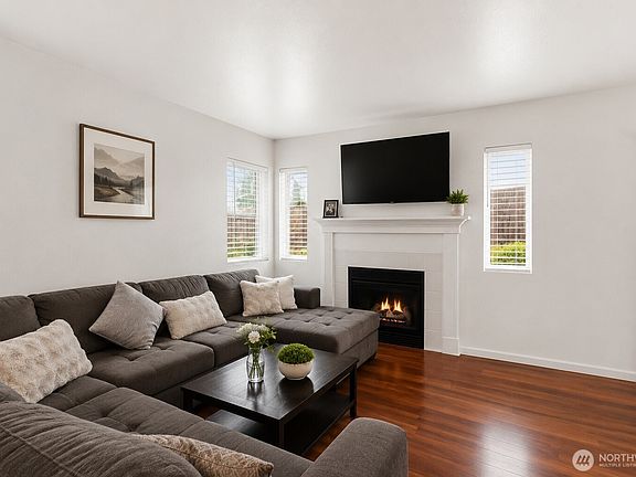 3rd image of 17511 52nd Avenue W