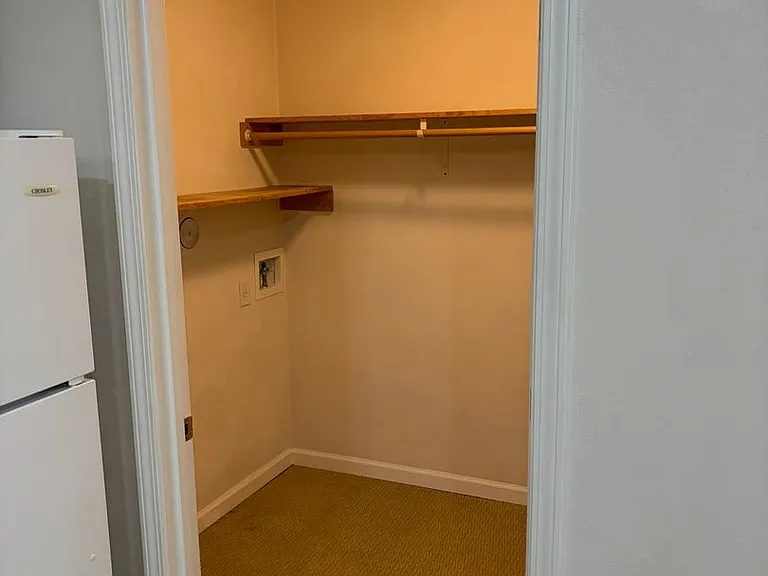 1410 Eisenhower St — Photo 7
