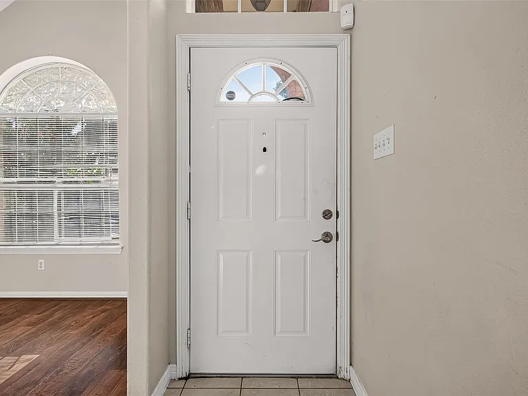8503 Raybluff Ln — Photo 6