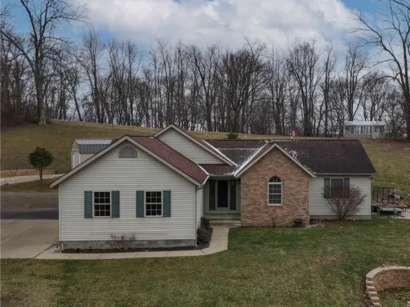431 Scott Dr, Newcomerstown, OH 43832