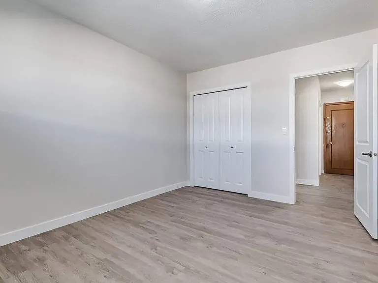 331 N Broad St — Photo 14