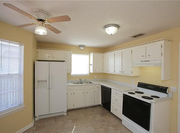 3rd image of 309 Cypress Glen Dr