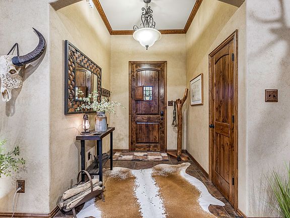 2nd image of 295 Lone Oak Rd